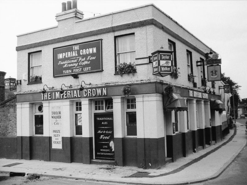 E3-Imperial Crown taken 25-7-1987.. (Pub, External, Key). Published on 28-03-2018