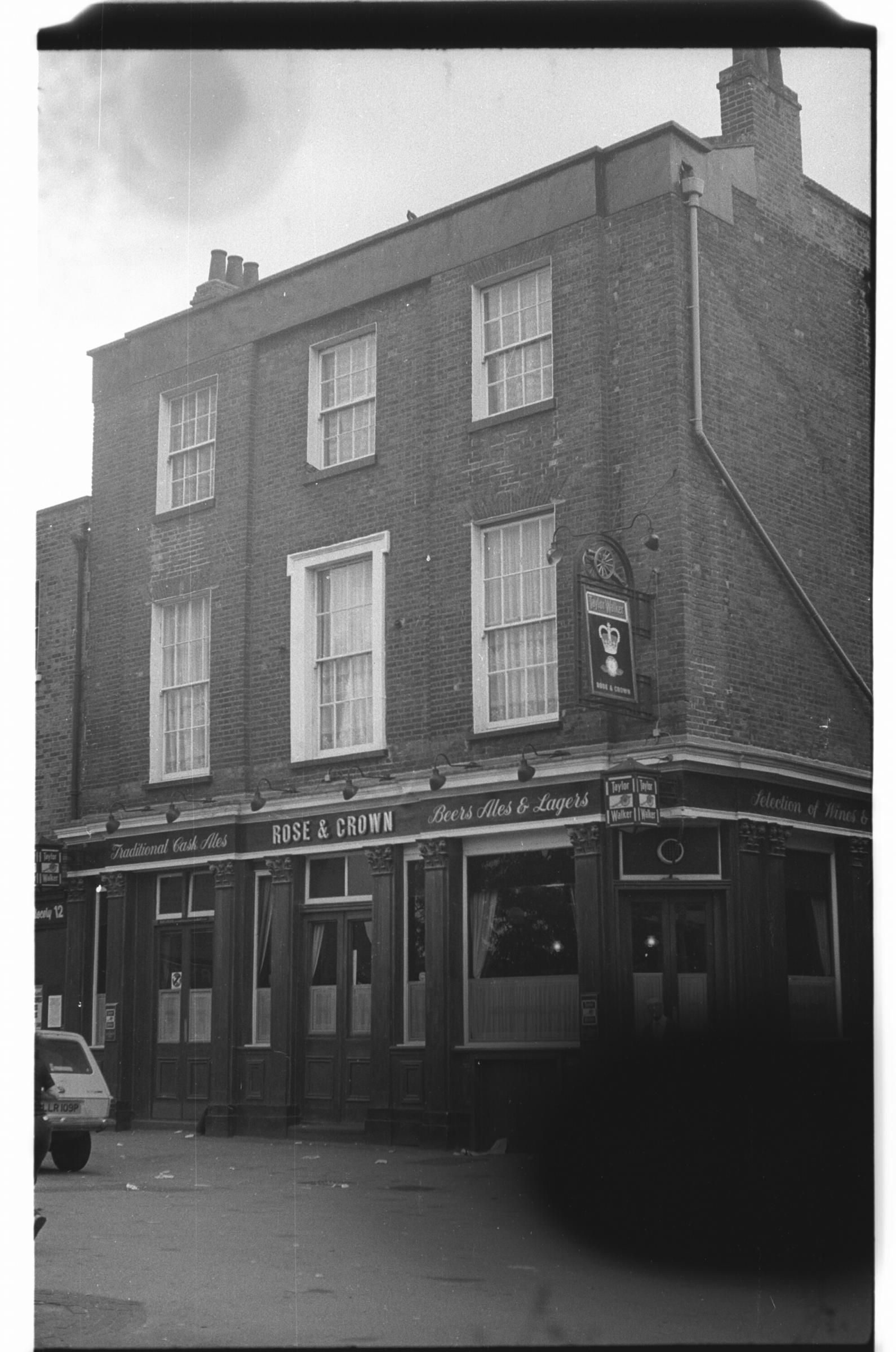 Rose & Crown London E3 taken in 1985. (Pub, External, Key). Published on 28-03-2018