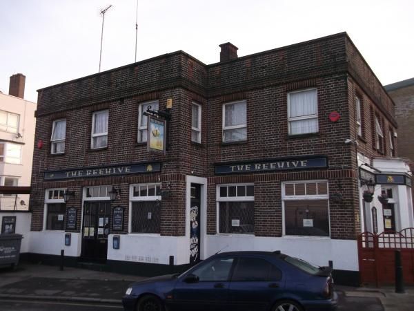 Beehive London E3 taken Dec 2013. (Pub, External). Published on 22-01-2014