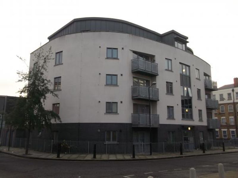 Ancient Briton London E1 taken Nov 2013. (Pub, External, Key). Published on 02-12-2013 