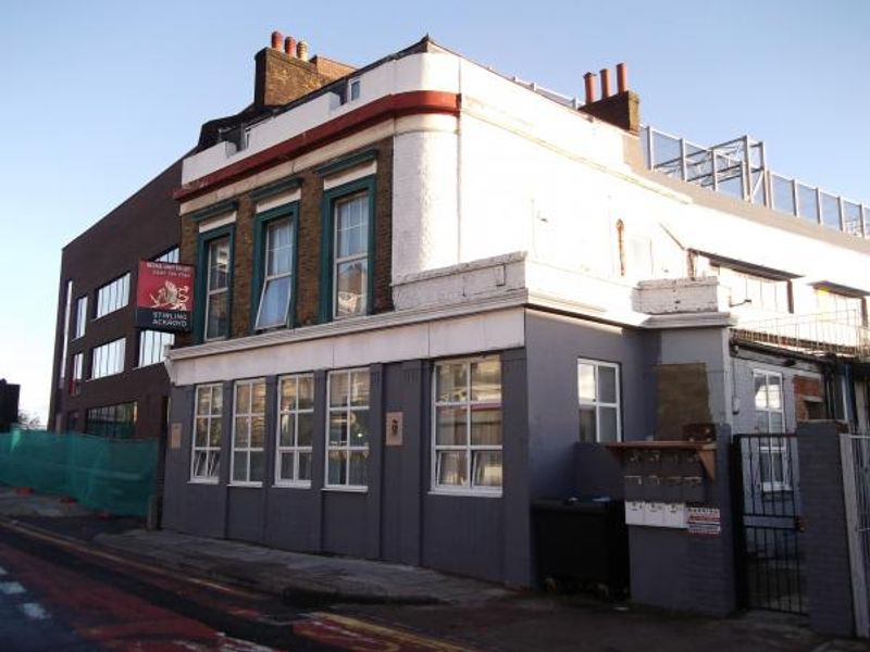 Queen Victoria London E3 taken Feb 2014. (Pub, External). Published on 06-04-2014 