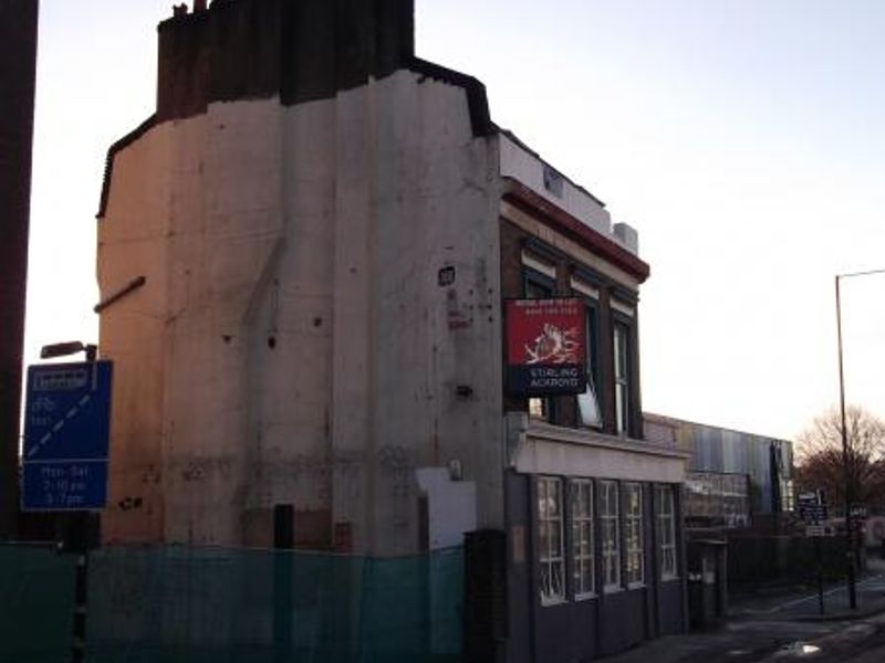 Queen Victoria London E3 taken Feb 2014. (Pub, External). Published on 06-04-2014 