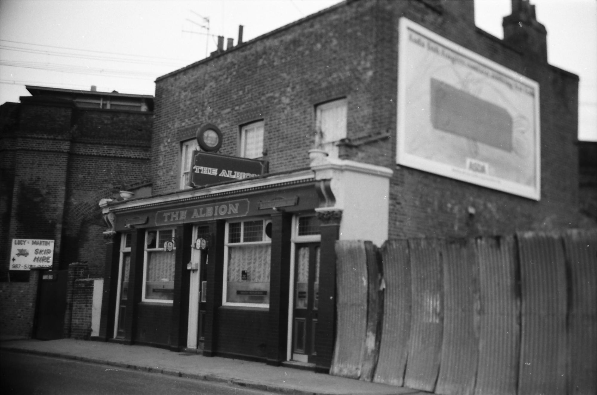 Albion London E3 taken in 1989. (Pub, External). Published on 28-03-2018