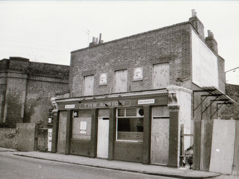 Albert London E3 taken maybe 1991. (Pub, External). Published on 28-03-2018 
