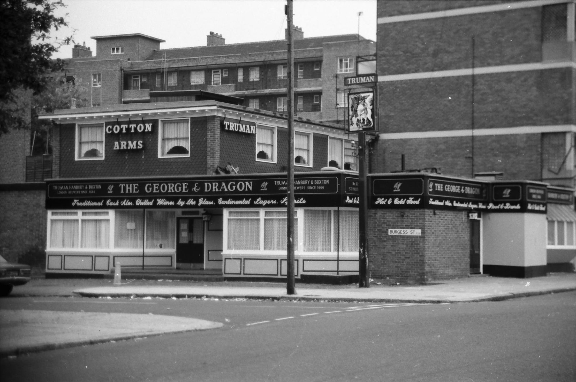 George & Dragon/Cotton Arms LondonE3 taken in 1986. (Pub, External, Key). Published on 28-03-2018
