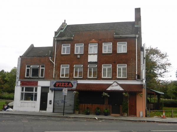 Melody Park Inn London E3. (Pub, External). Published on 27-10-2013