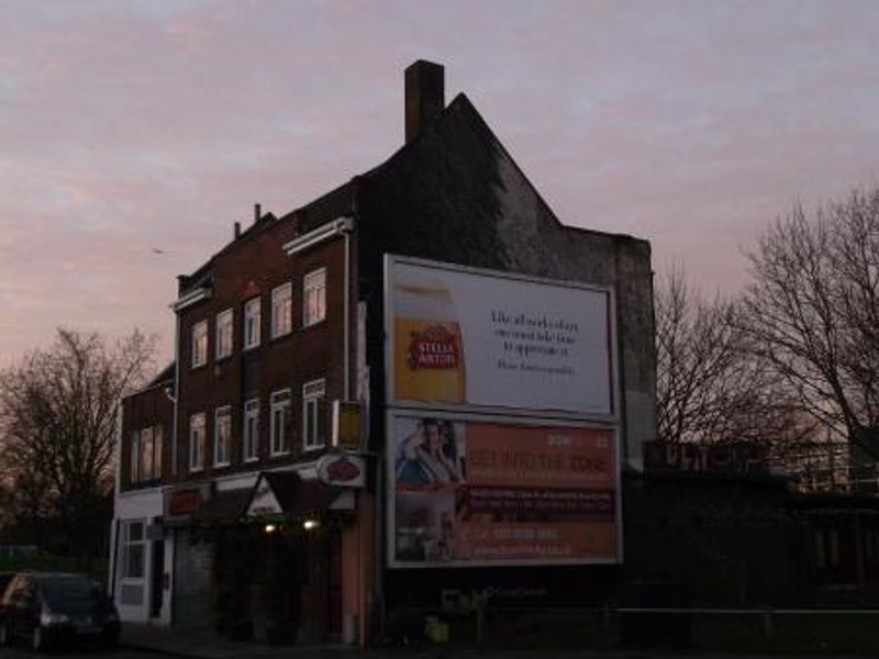 Melody Park Inn London E3 taken Jan 2014. (Pub, External). Published on 22-01-2014