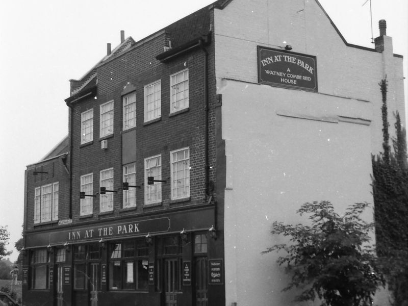 Inn At The Park London E3 taken in 1986. (Pub, External, Key). Published on 28-03-2018