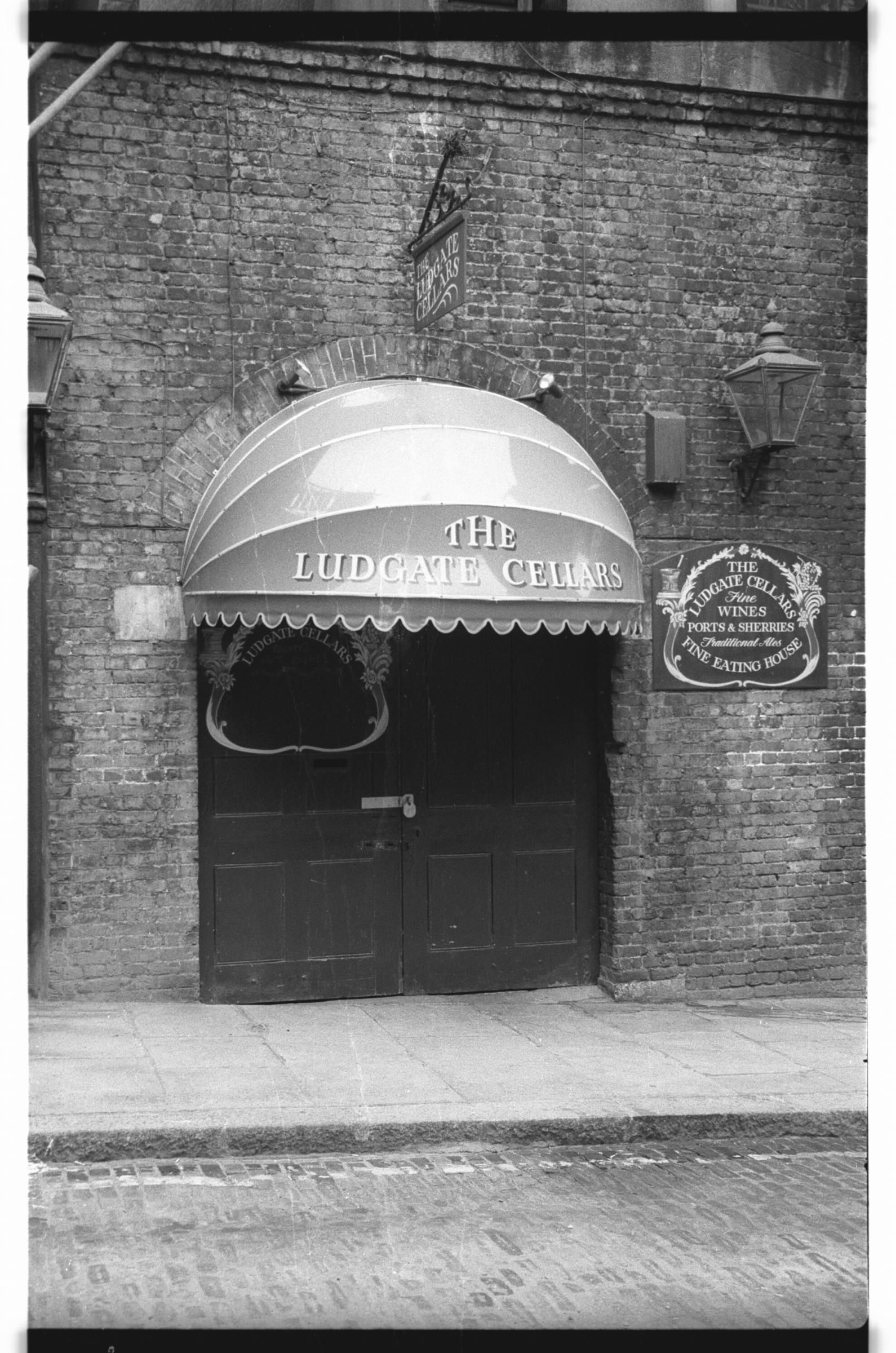 Ludgate Cellars London EC4 taken in July 1985.. (Pub, External). Published on 12-04-2019