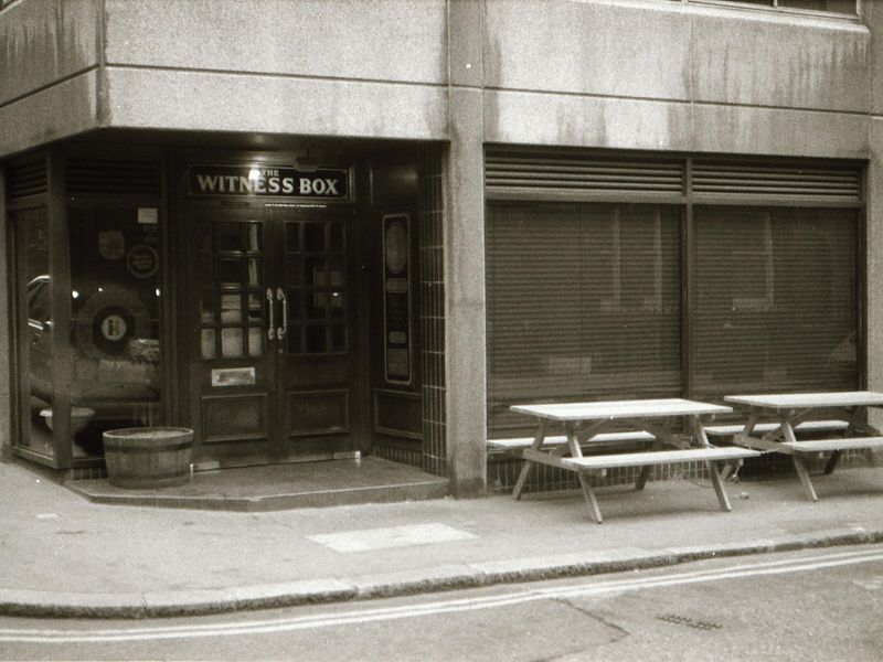 Witness Box London EC4 taken in mid 1985.. (Pub, External). Published on 13-04-2019