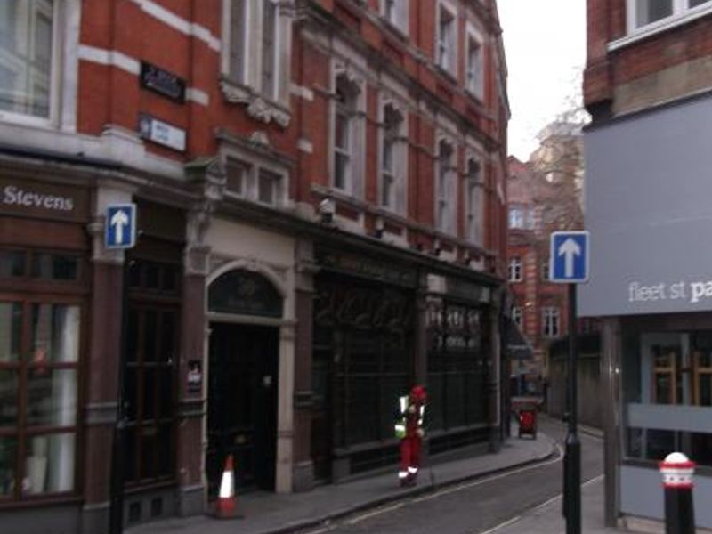 Crown & Sugarloaf London EC4 taken Feb 2012. (Pub, External, Key). Published on 01-12-2013