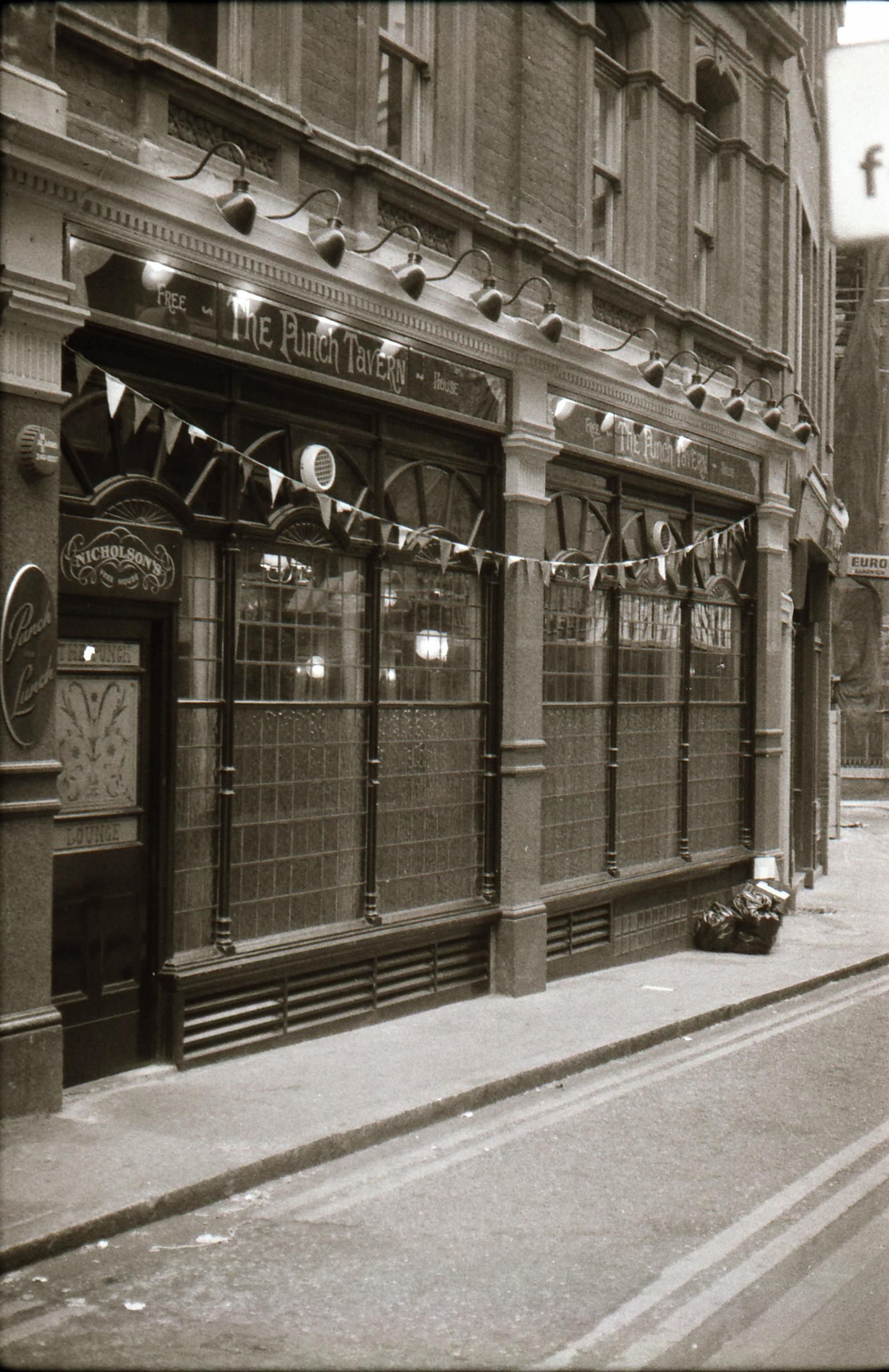 Punch Tavern London EC4 taken in mid 1985.. (Pub, External). Published on 13-04-2019