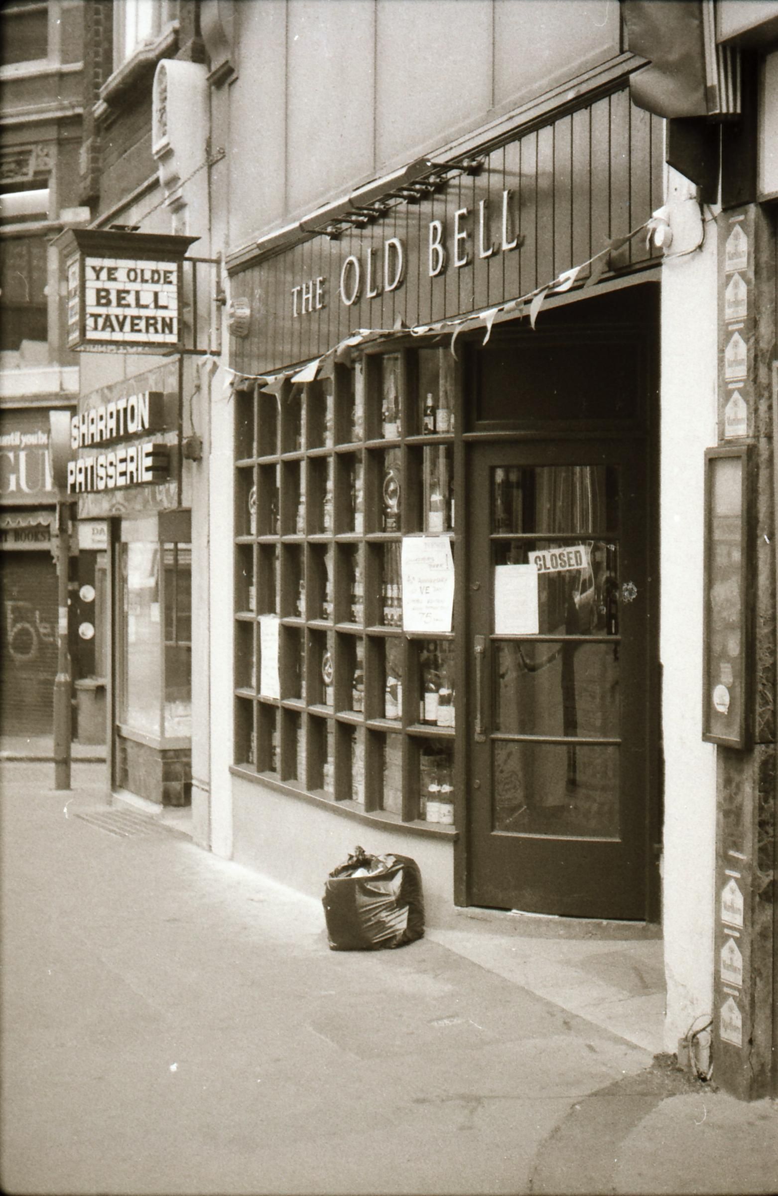 Old Bell London EC4 taken in mid 1985.. (Pub, External). Published on 13-04-2019