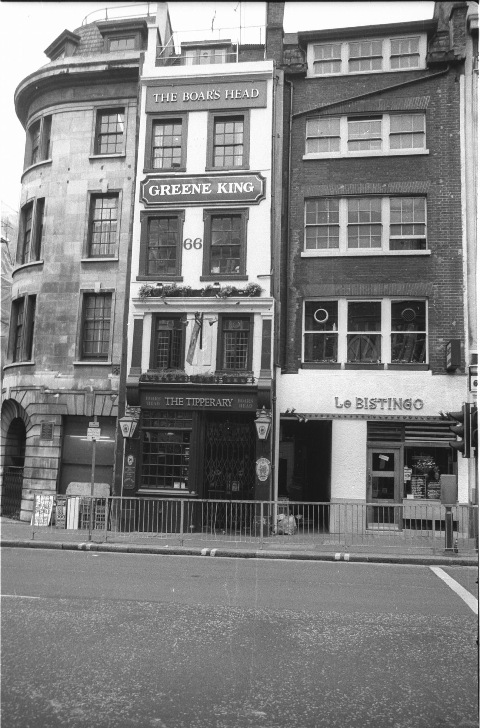 Tipperary London EC4 taken in July 1985.. (Pub, External). Published on 13-04-2019
