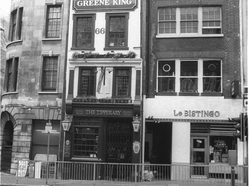Tipperary London EC4 taken in July 1985.. (Pub, External). Published on 13-04-2019
