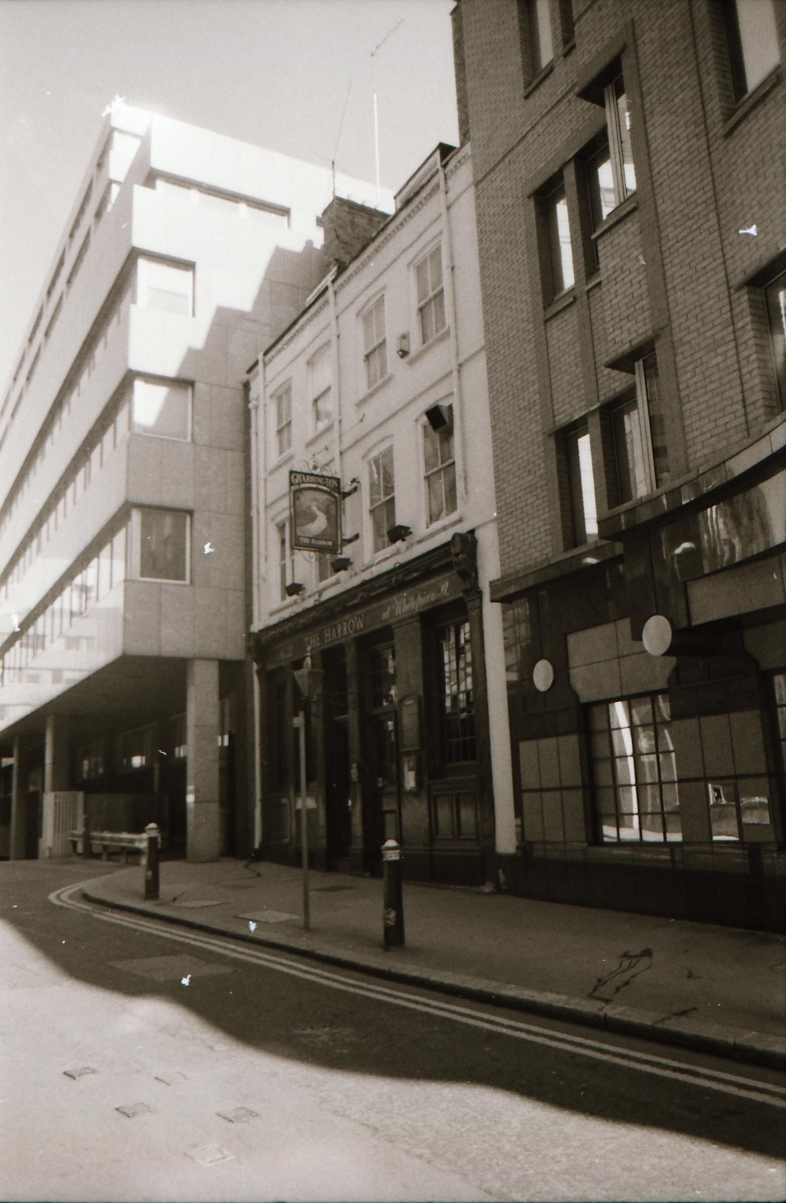 Harrow London EC4 in April 1994.. (Pub, External). Published on 13-04-2019