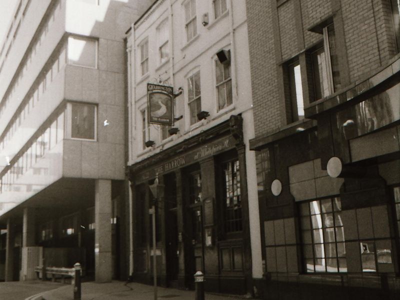 Harrow London EC4 in April 1994.. (Pub, External). Published on 13-04-2019 