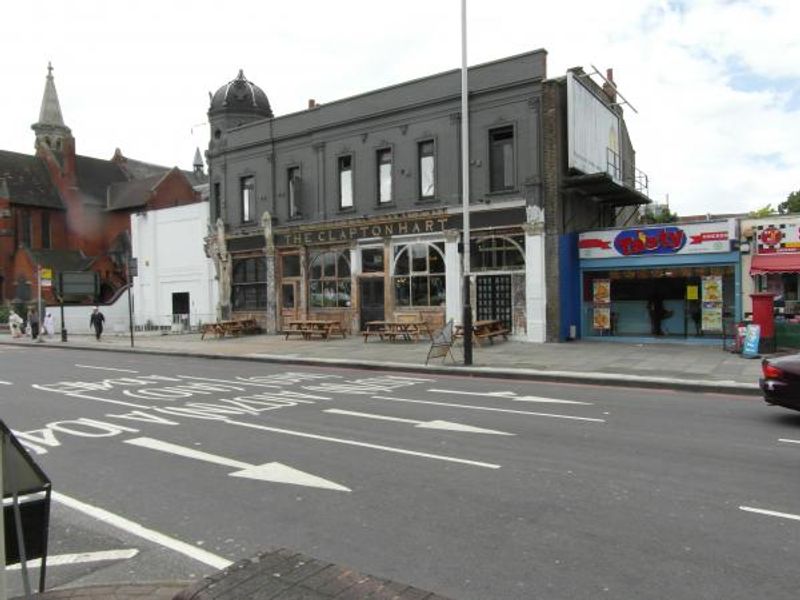 White/Clapton Hart London E5. (Pub, External). Published on 31-10-2013 