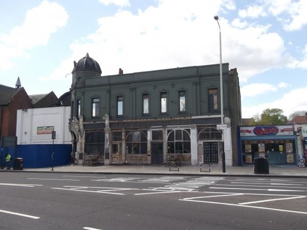 Clapton Hart London E5 taken April 2015. (Pub, External). Published on 02-05-2015