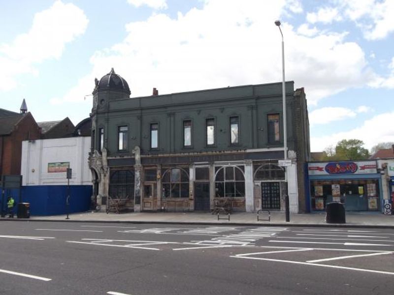 Clapton Hart London E5 taken April 2015. (Pub, External). Published on 02-05-2015 