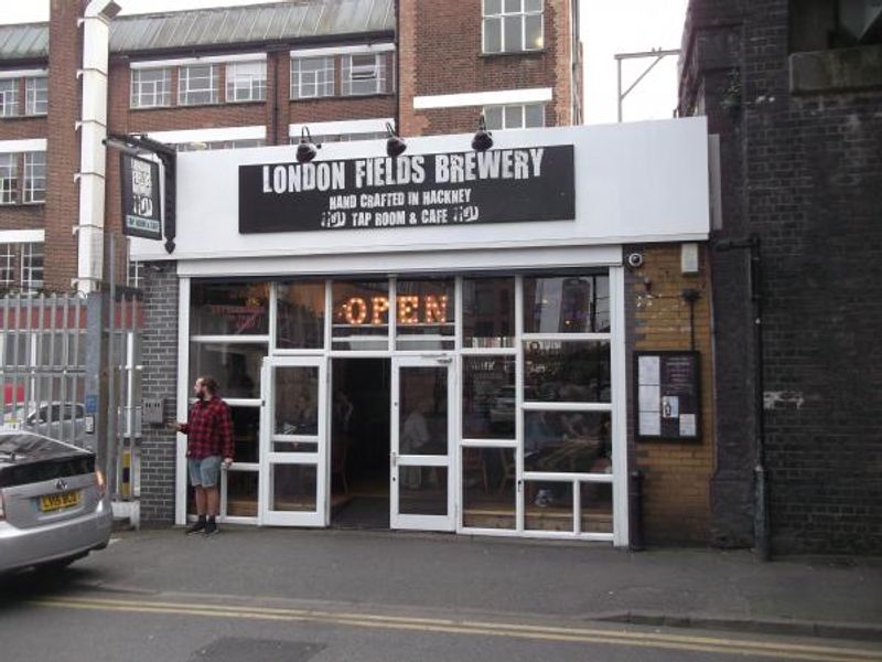 London Fields Brewery Tap London E8 taken May 2016. (Pub). Published on 19-05-2016 