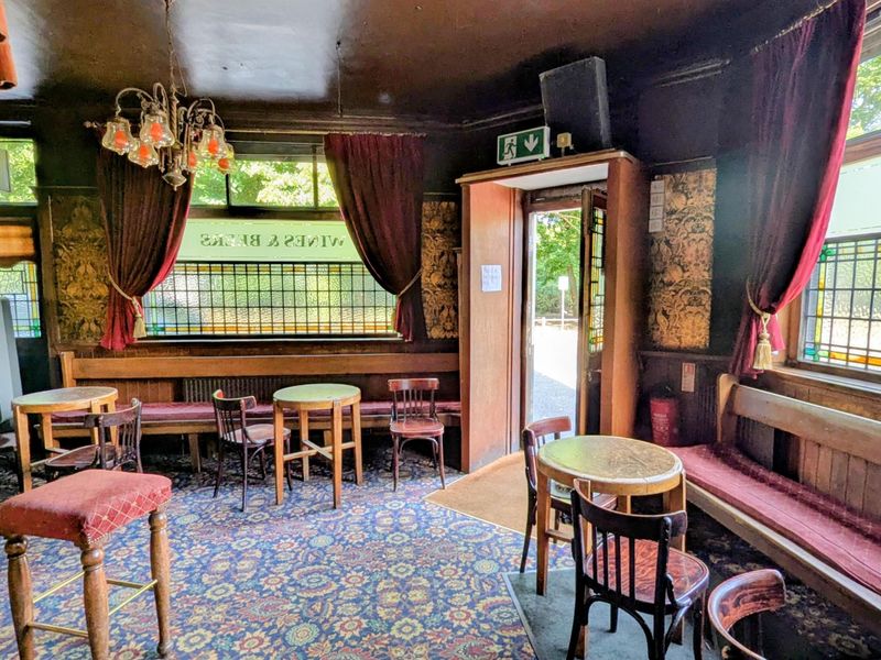 Palm Tree London E3-20250820.. (Pub, Bar). Published on 23-12-2025 