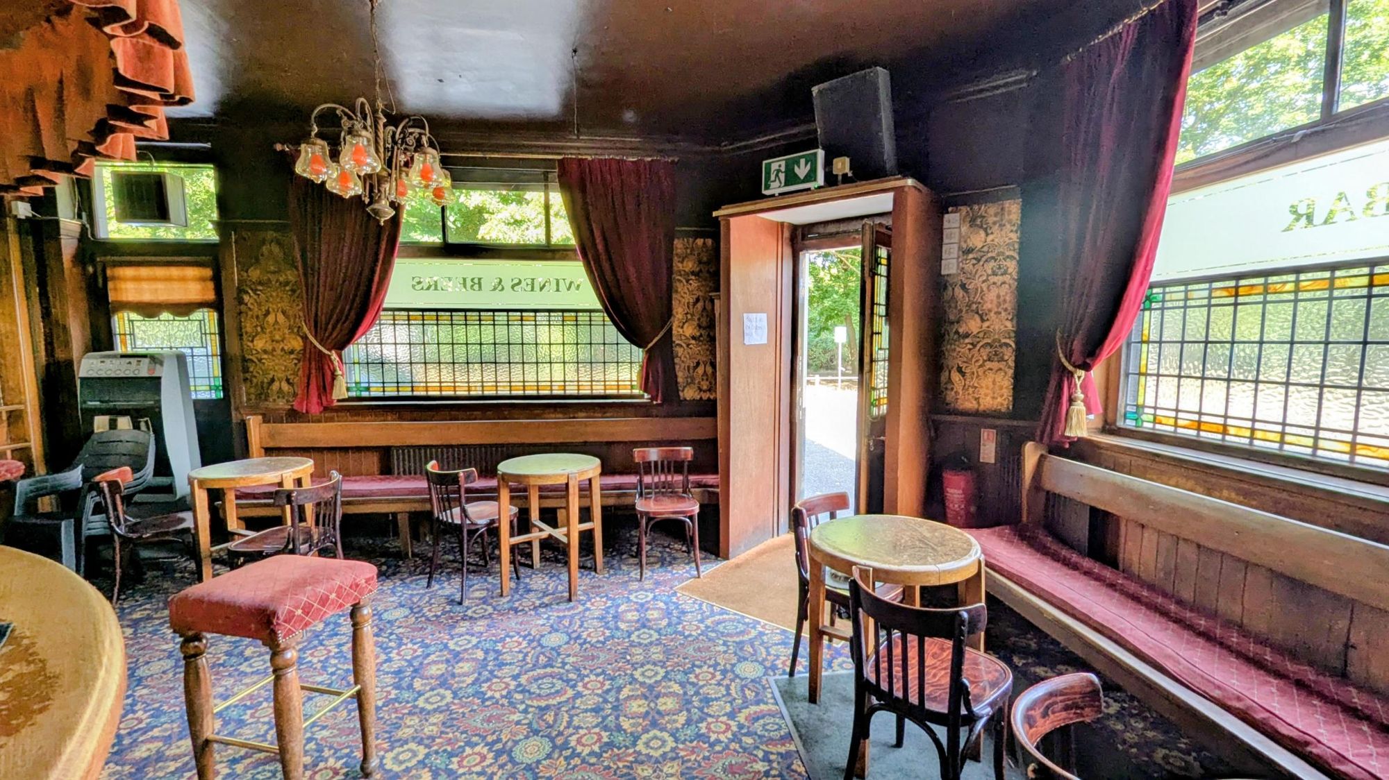 Palm Tree London E3-20250820.. (Pub, Bar). Published on 23-12-2025