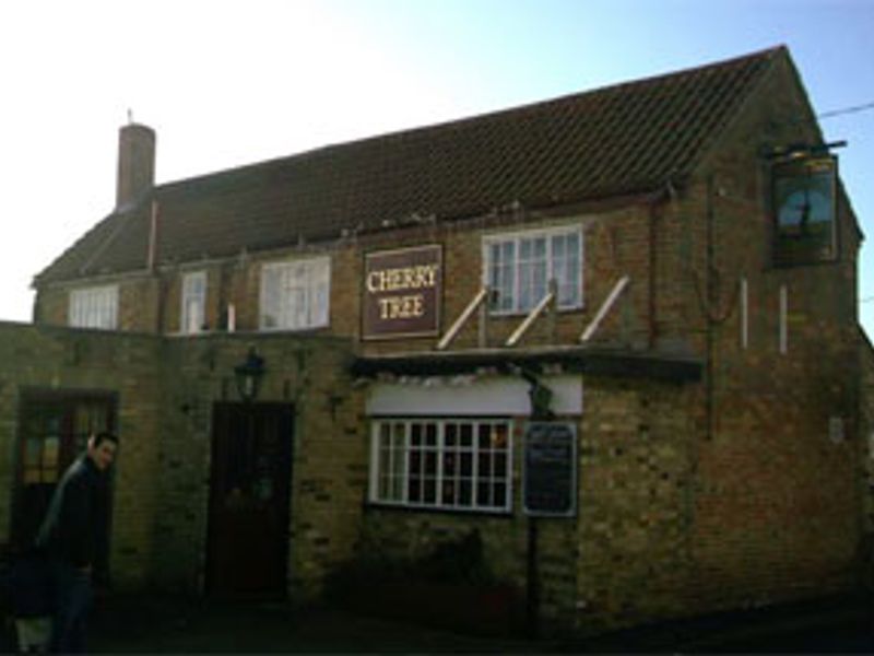 Cherry Tree - Haddenham. (Pub, External). Published on 05-10-2012