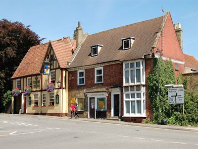 Three Kings - Haddenham. (Pub, External). Published on 05-10-2012