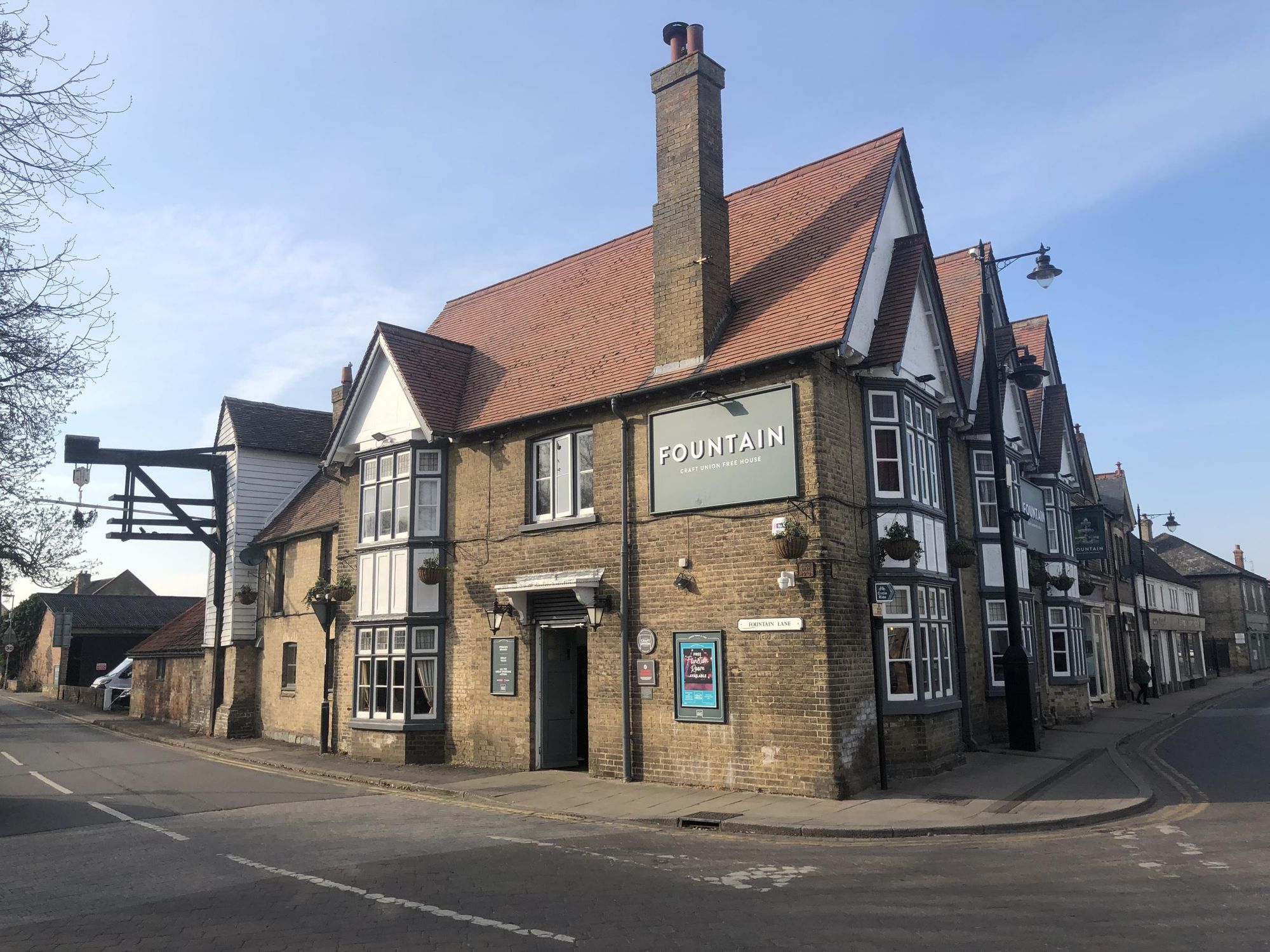 Pub and Steelyard Weighbridge. April 2025. (Pub, External, Key). Published on 17-07-2025
