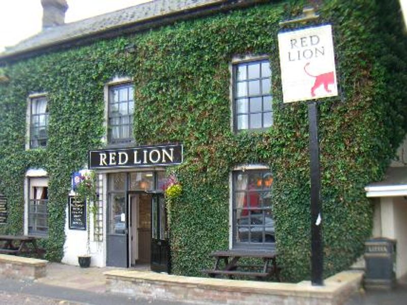 Red Lion - Stretham. (Pub, External). Published on 05-10-2012