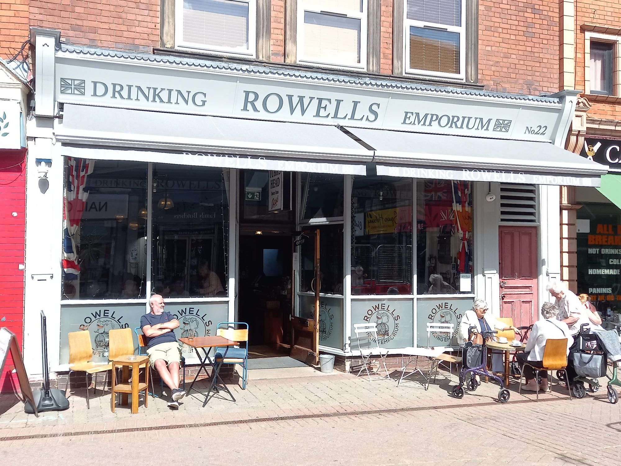 (Pub, External, Customers). Published on 09-09-2026