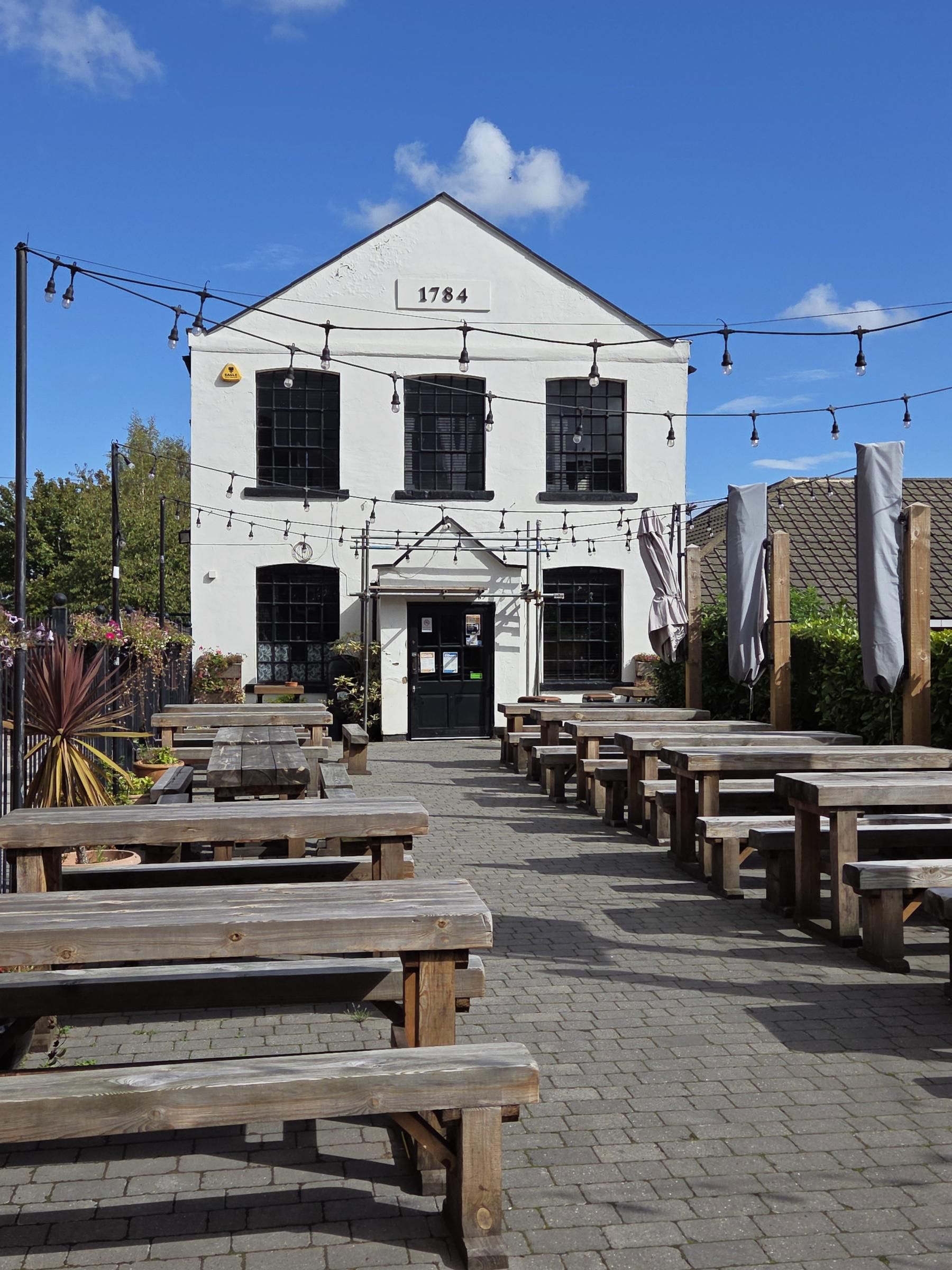 Christopher Perry. (Pub, External, Garden, Sign, Key). Published on 24-09-2025