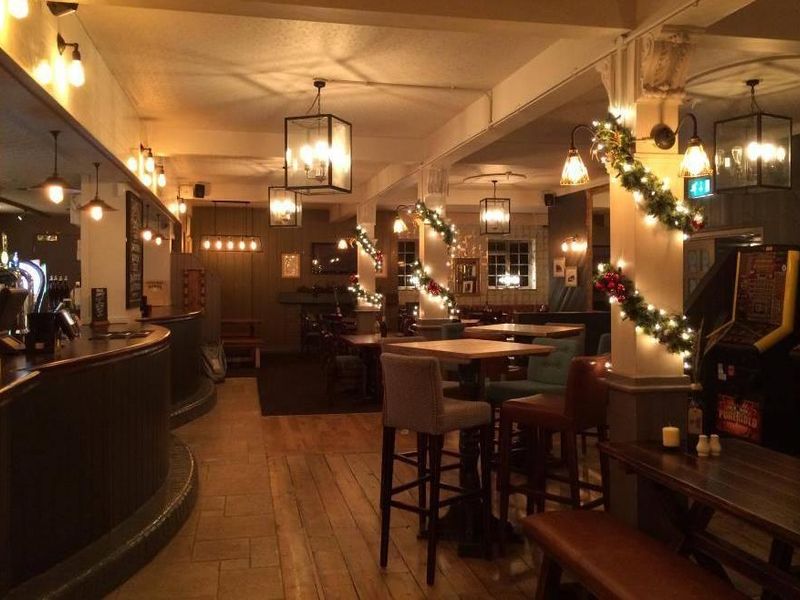 (Pub, Bar). Published on 29-12-2018