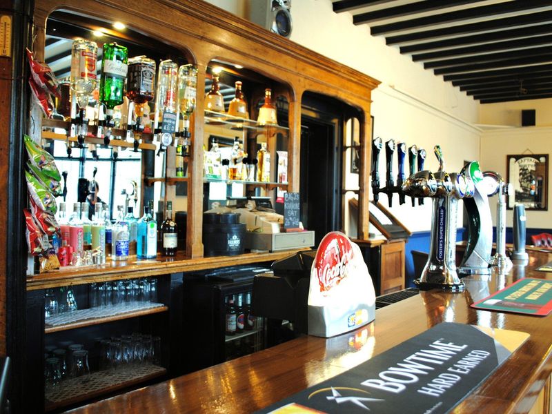 (Pub, Bar). Published on 14-11-2018 