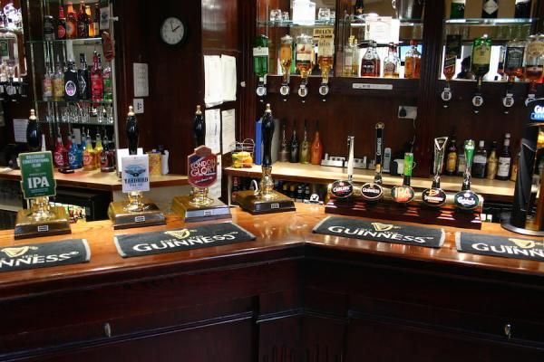 (Pub, Bar). Published on 26-01-2016