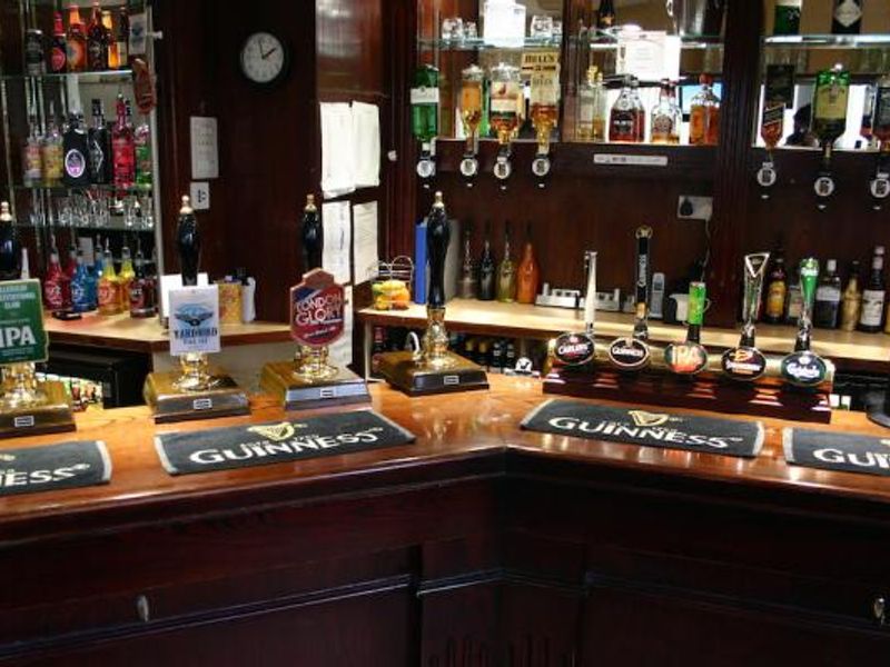 (Pub, Bar). Published on 26-01-2016