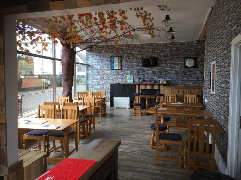 (Pub, Bar). Published on 11-03-2019 