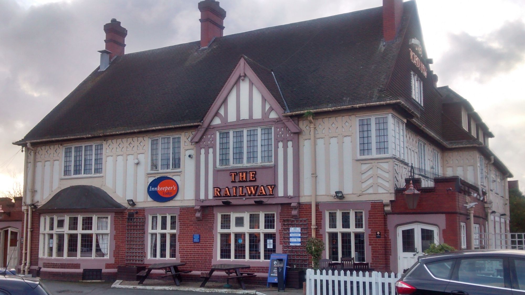 Railway Hotel - Hornchurch. (Pub, External). Published on 23-01-2014