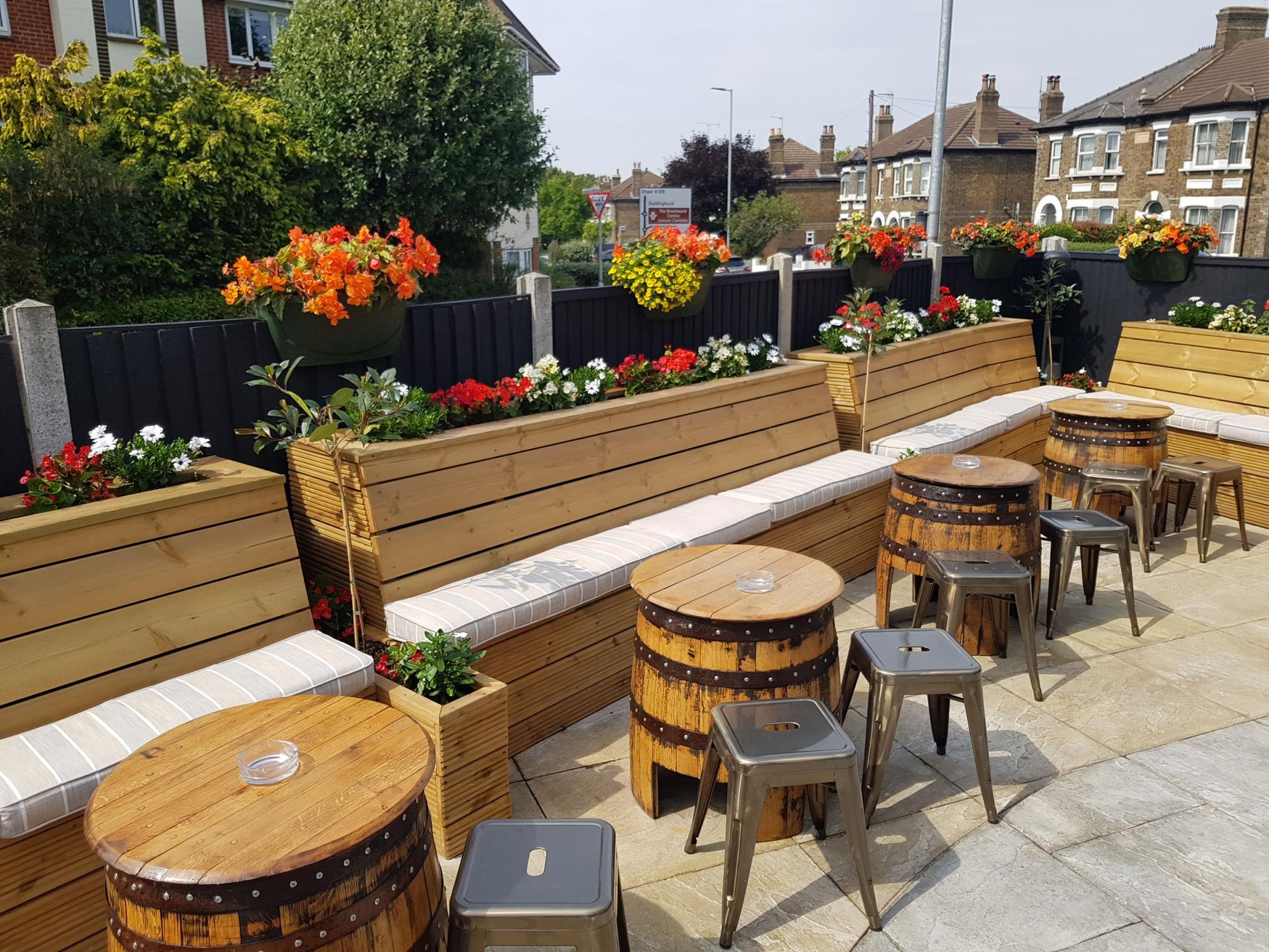Rising Sun - Brentwood (4). (Pub, External, Garden). Published on 09-08-2020