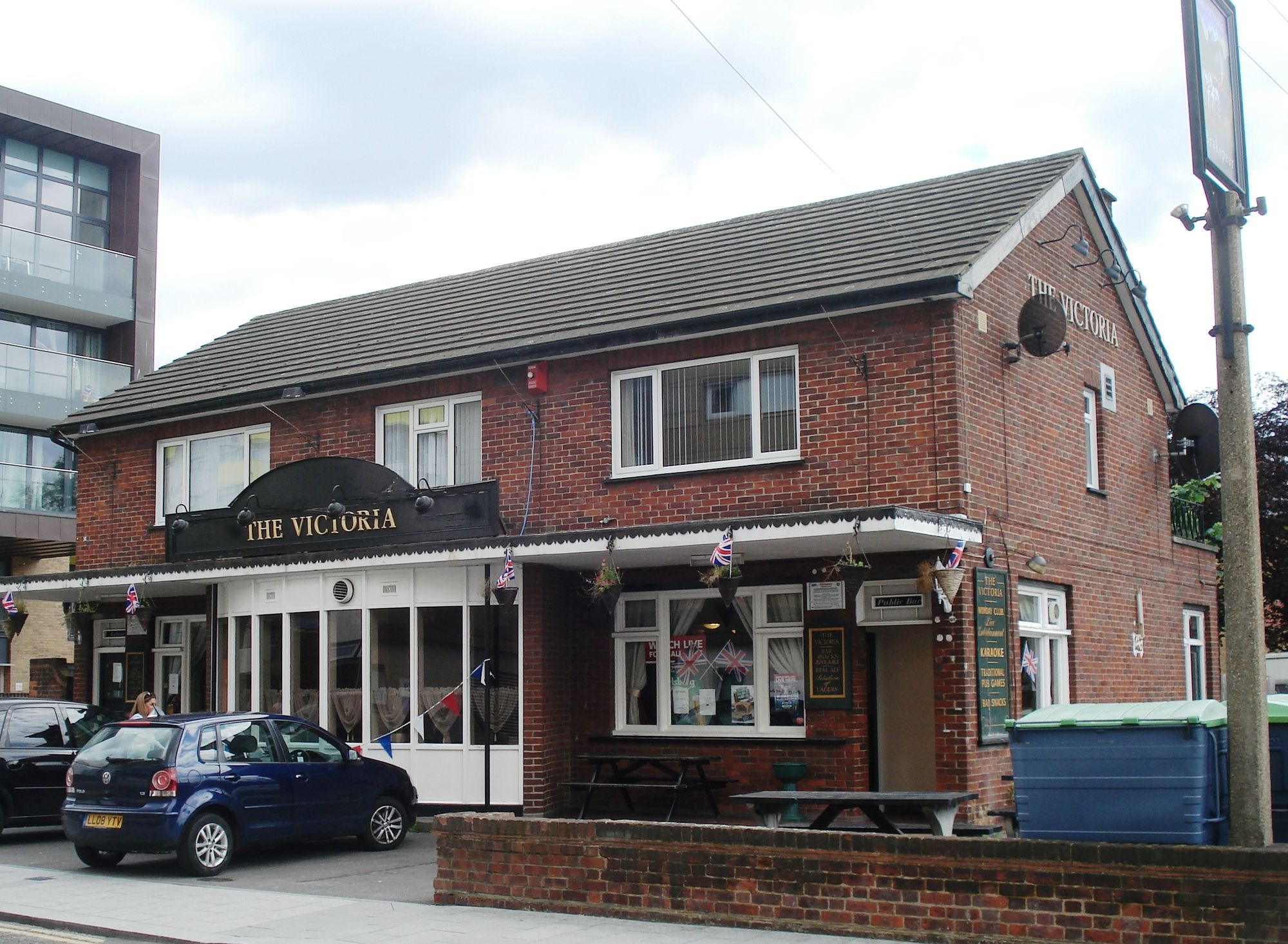 Victoria - Barking (1). (Pub, External). Published on 09-11-2014