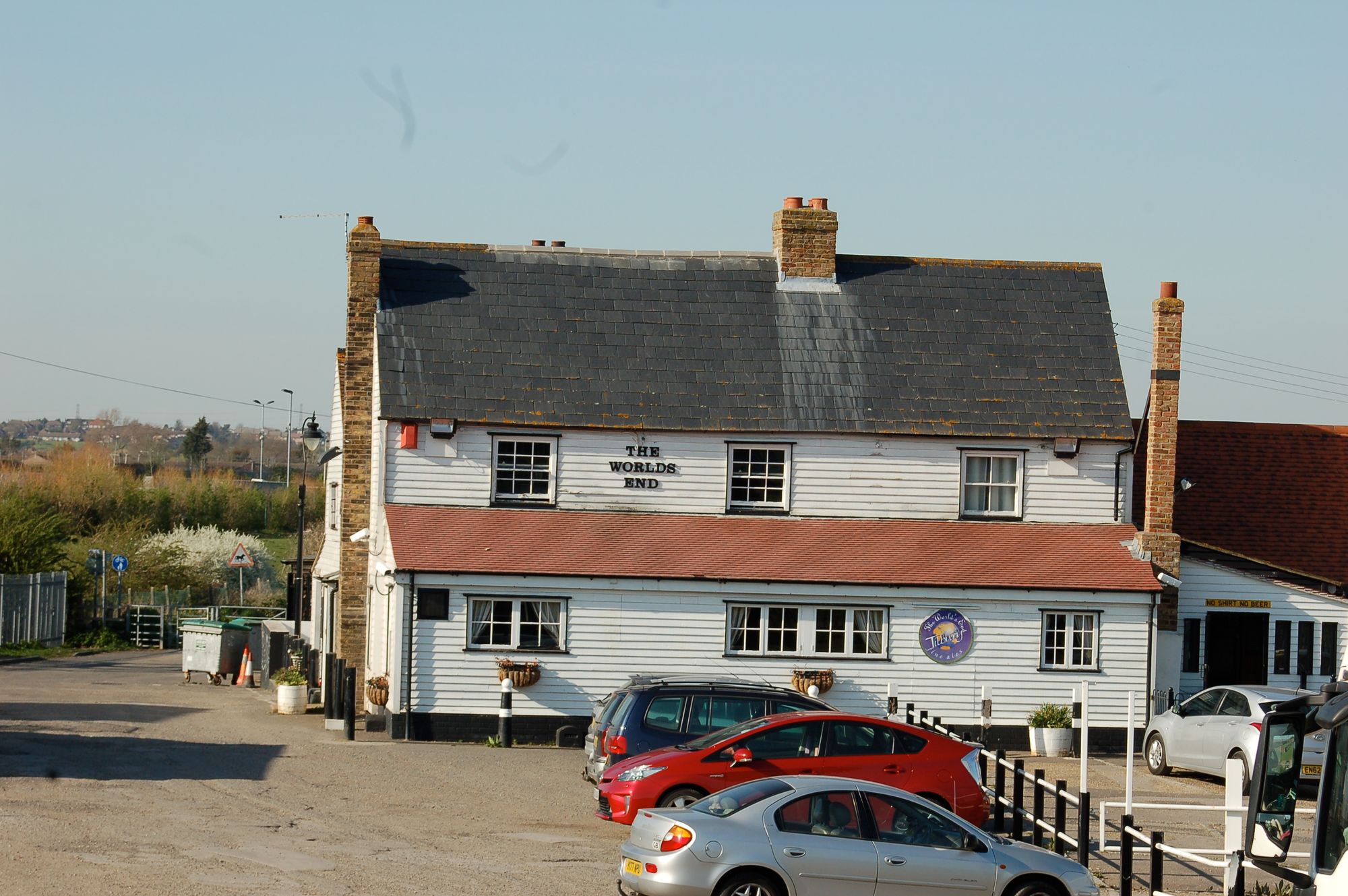 World's End - Tilbury (2). (Pub, External). Published on 15-04-2015