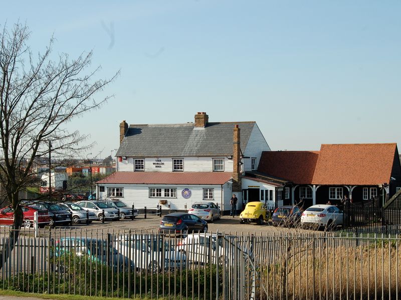 World's End - Tilbury (3). (Pub, External). Published on 15-04-2015 