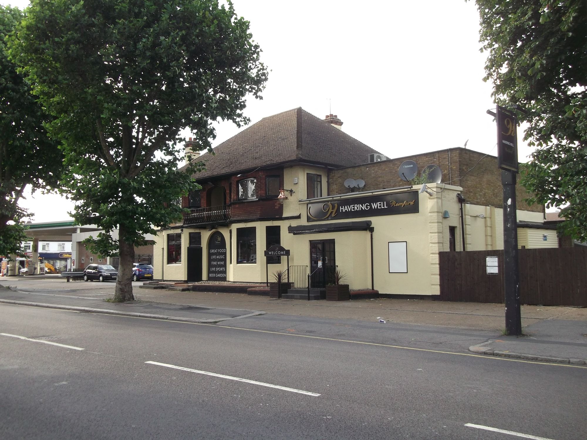 Havering Well - Romford (1). (Pub, External). Published on 04-05-2014