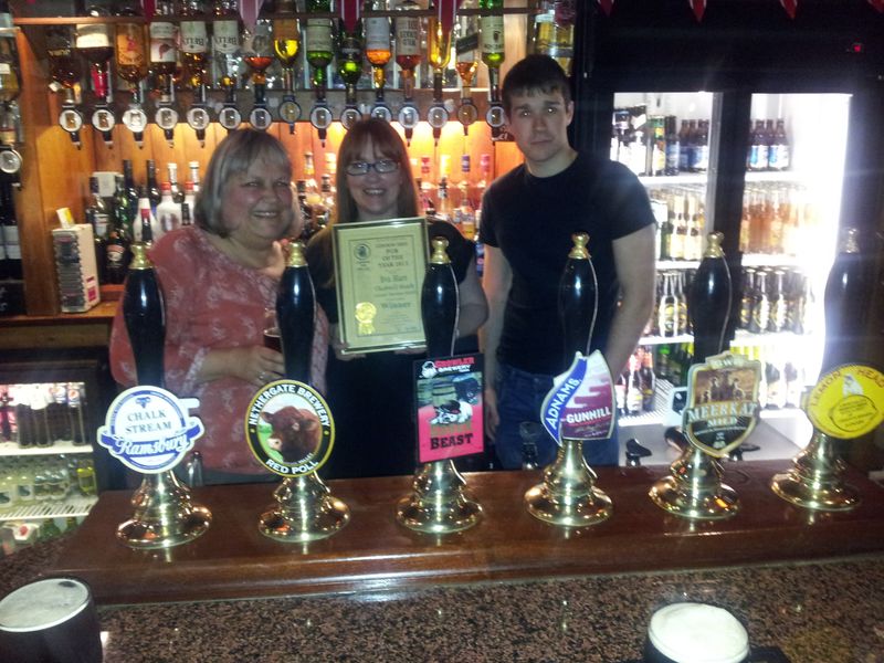 Eva Hart - Chadwell Heath - Pub of the Year Award 2013. (Pub, Award). Published on 21-01-2014 