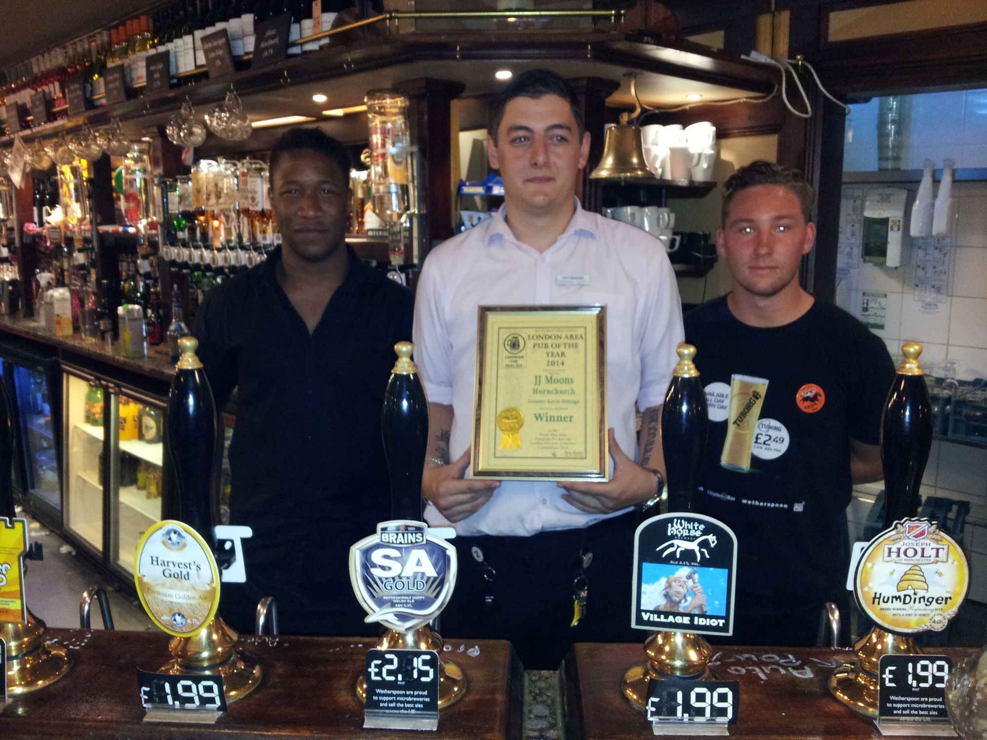 JJ Moon's - Hornchurch (2). (Pub, Bar, Award). Published on 01-08-2014