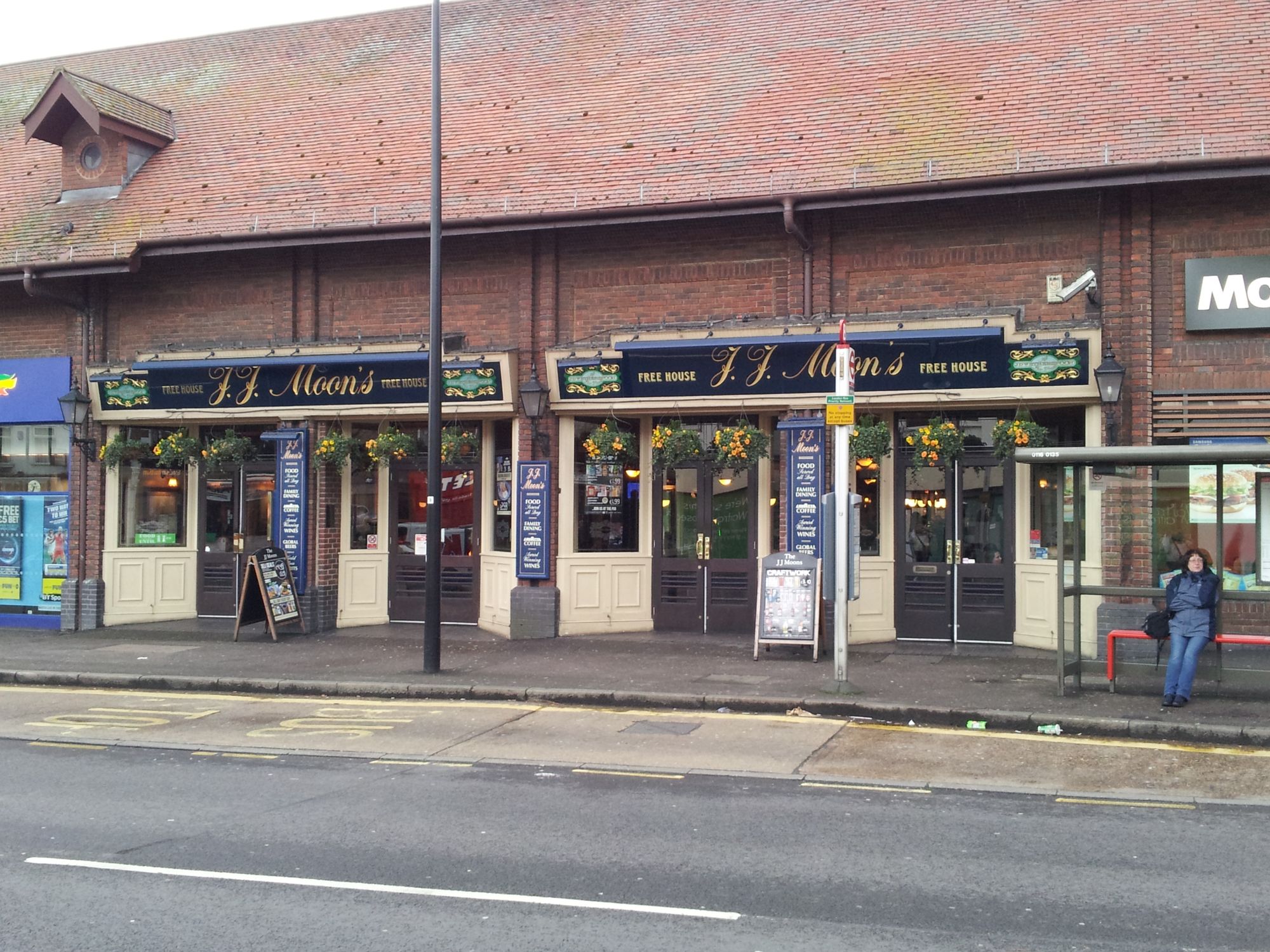 JJ Moon's - Hornchurch (3). (Pub, External, Key). Published on 29-03-2015