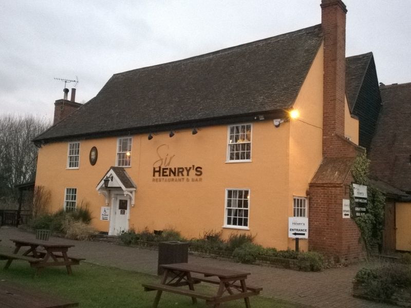 Sir Henry's - Aveley (2). (Pub, External). Published on 12-02-2015 