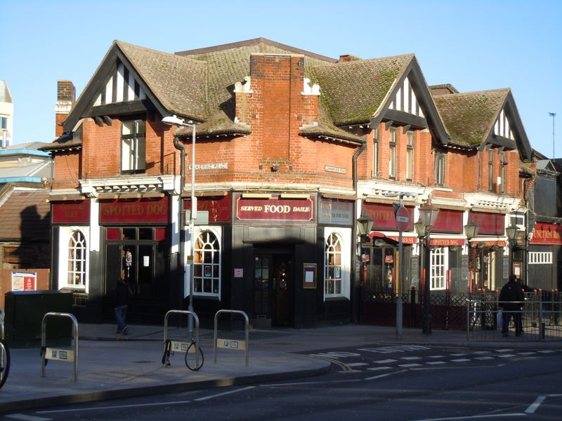 Spotted Dog - Barking. (Pub, External). Published on 29-12-2013