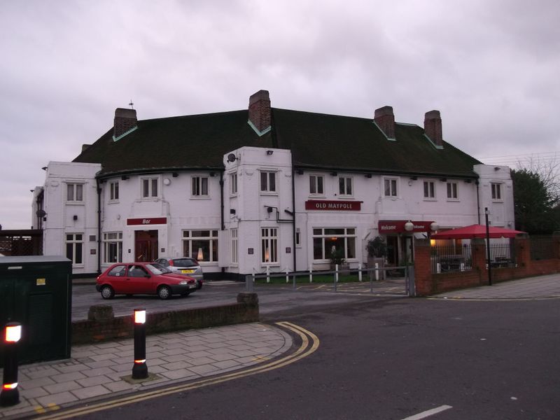 Old Maypole - Barkingside (1). (Pub, External). Published on 01-05-2014